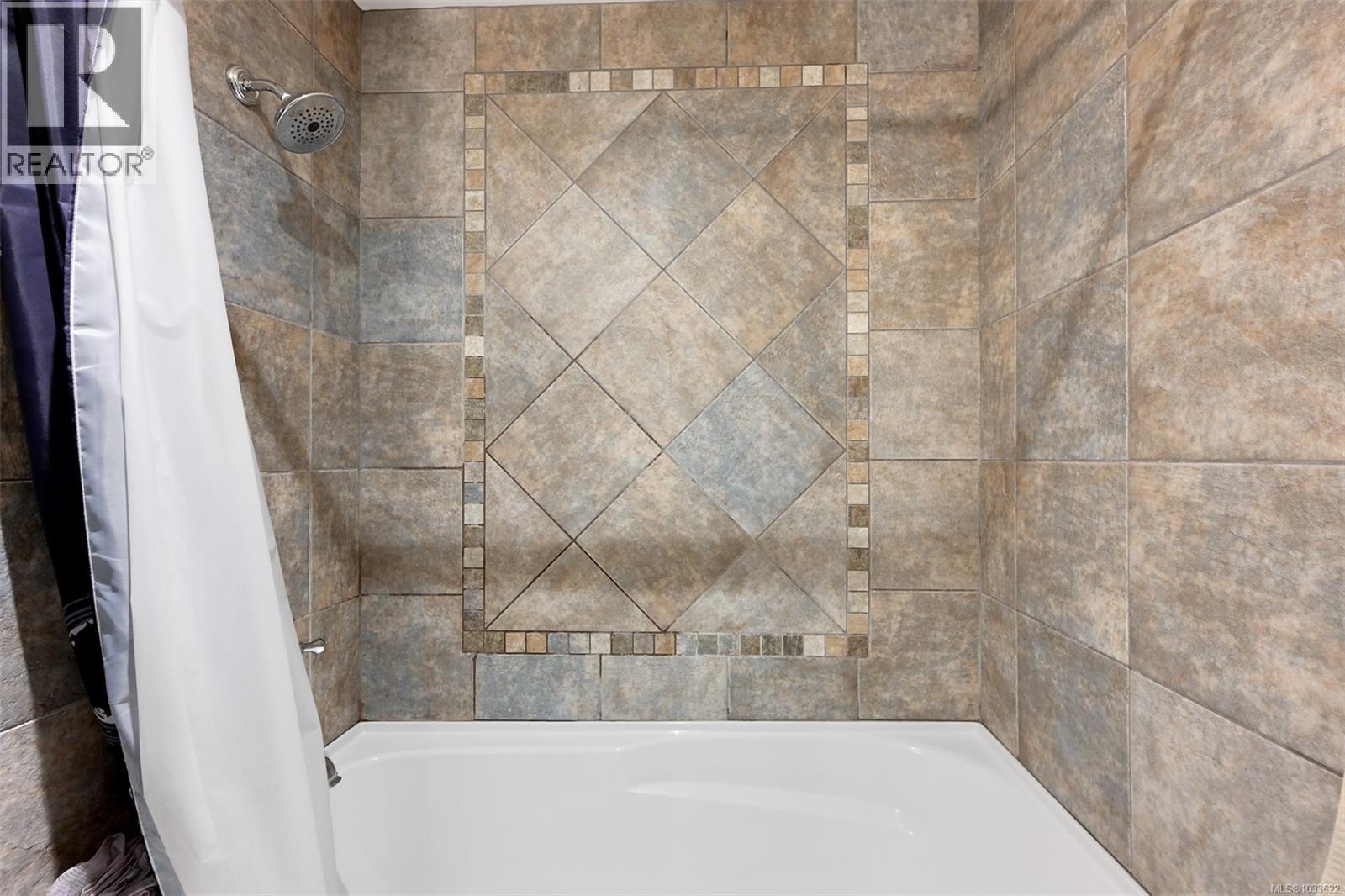 204 1620 McKenzie Avenue, Saanich