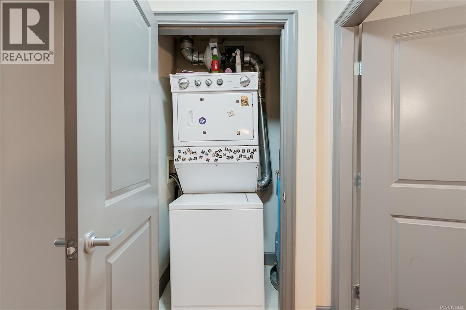 204 1620 McKenzie Avenue, Saanich