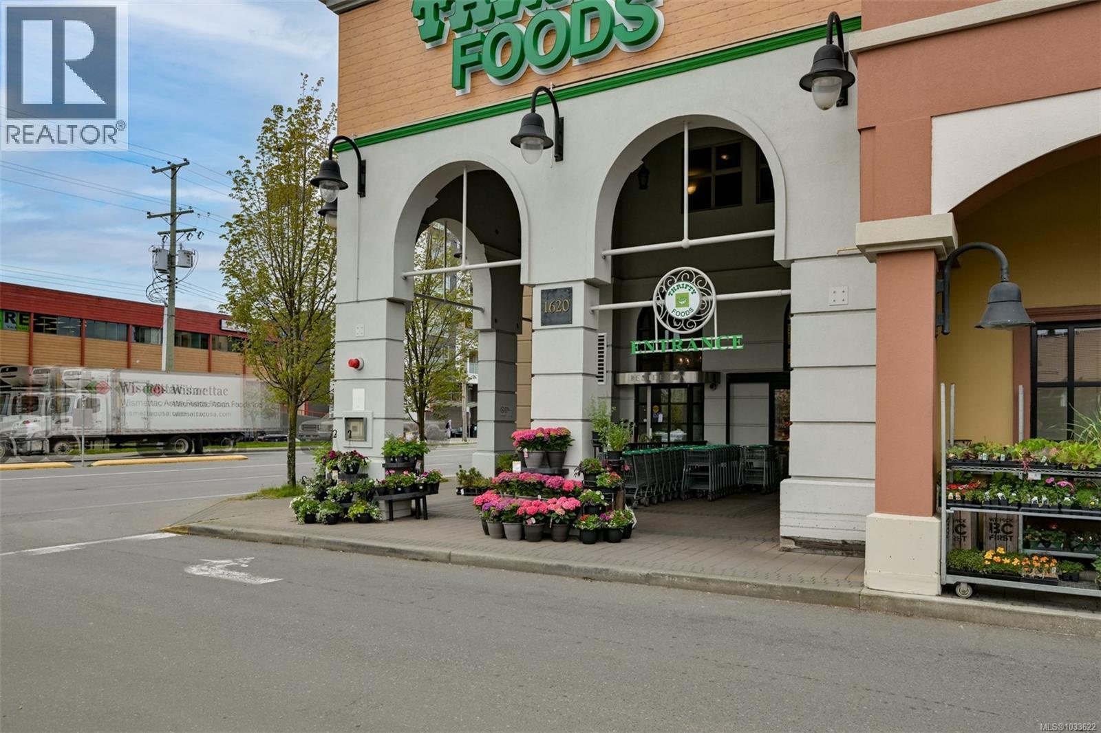 204 1620 McKenzie Avenue, Saanich