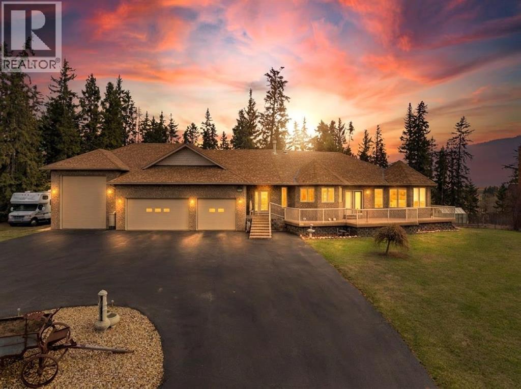 27111 Highway 597, Rural Lacombe County