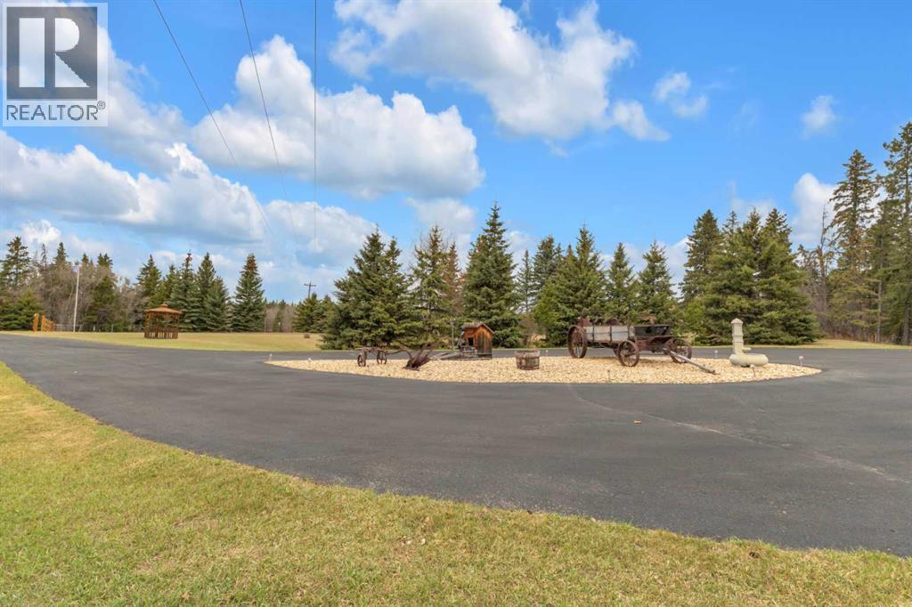 27111 Highway 597, Rural Lacombe County