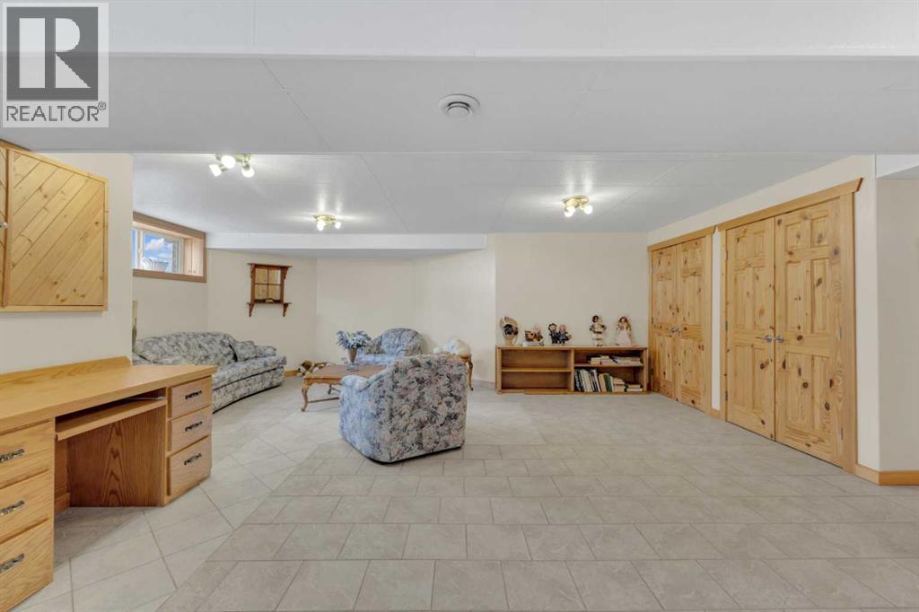 27111 Highway 597, Rural Lacombe County