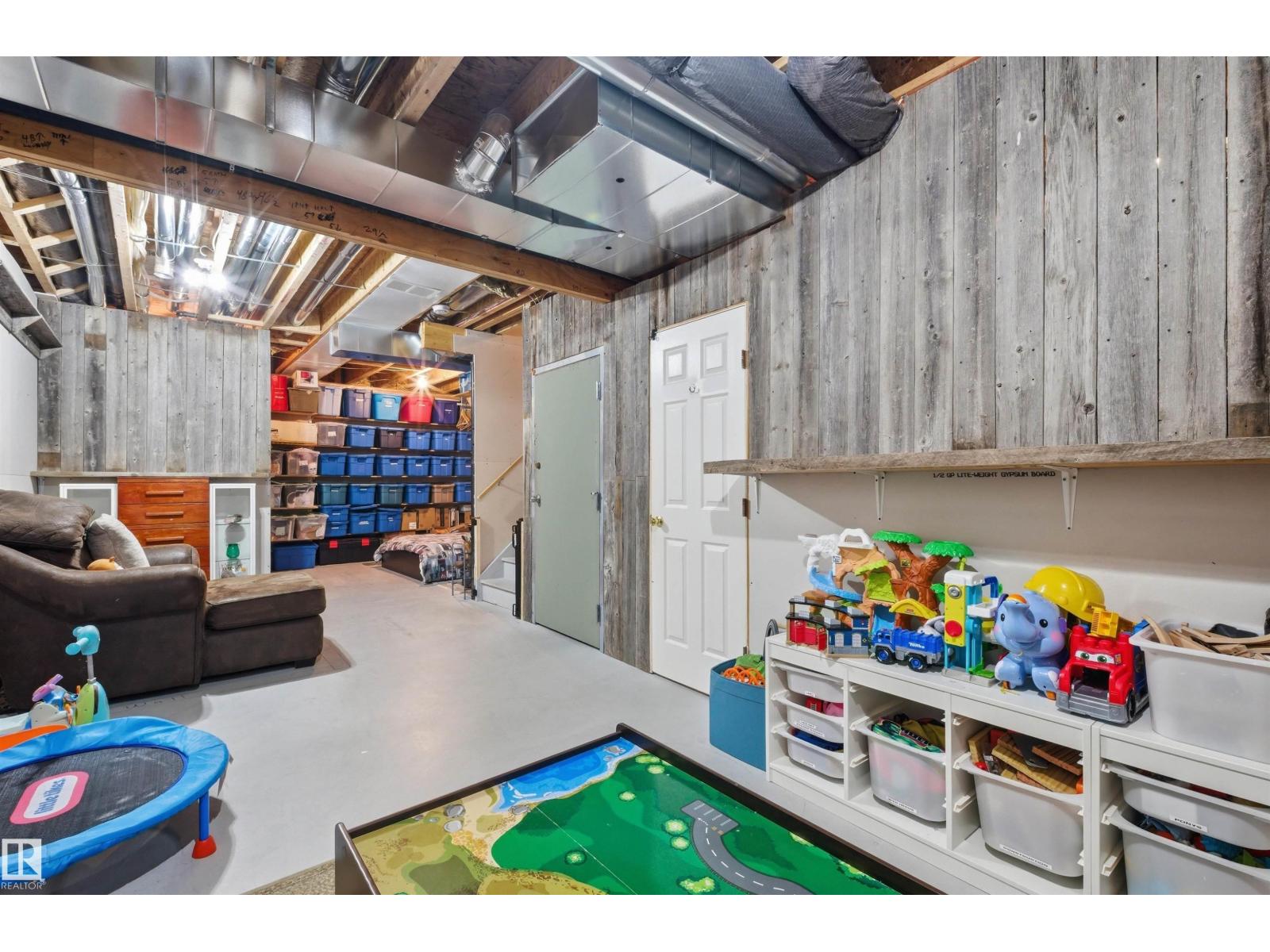 2030 South Creek DR, Stony Plain