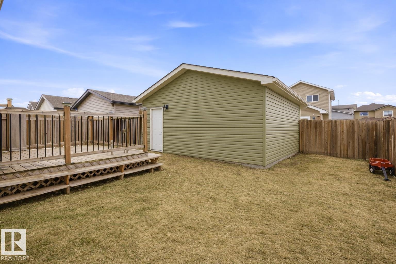 2030 South Creek DR, Stony Plain