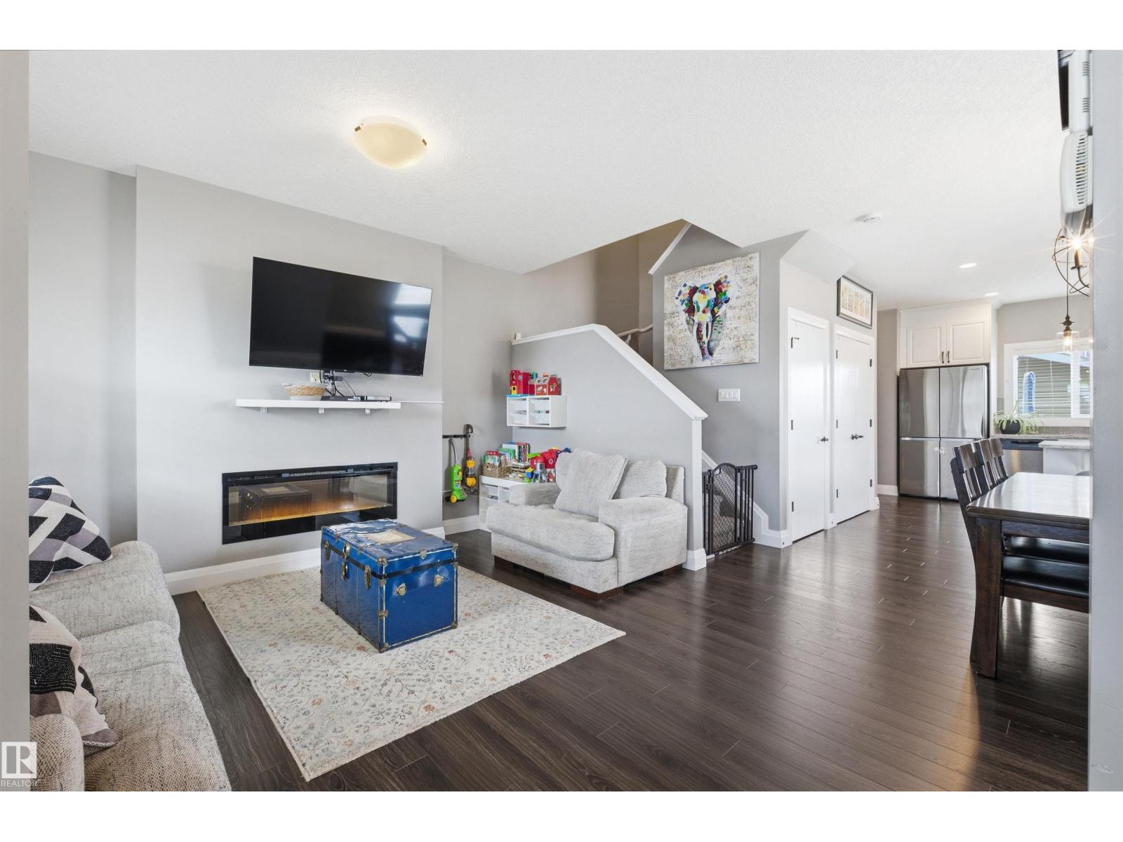 2030 South Creek DR, Stony Plain