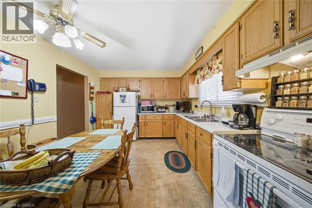 2 FLAMBORO Court, Brantford, Ontario, N3P1W1 — Photo 12