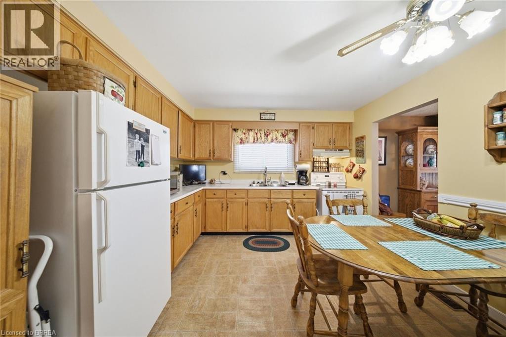 2 FLAMBORO Court, Brantford, Ontario, N3P1W1 — Photo 13