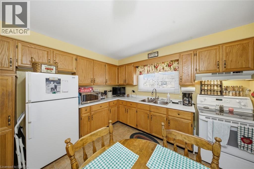 2 FLAMBORO Court, Brantford, Ontario, N3P1W1 — Photo 14