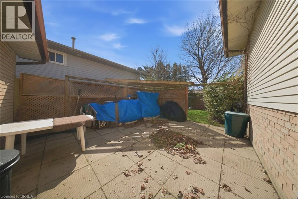2 FLAMBORO Court, Brantford, Ontario, N3P1W1 — Photo 28