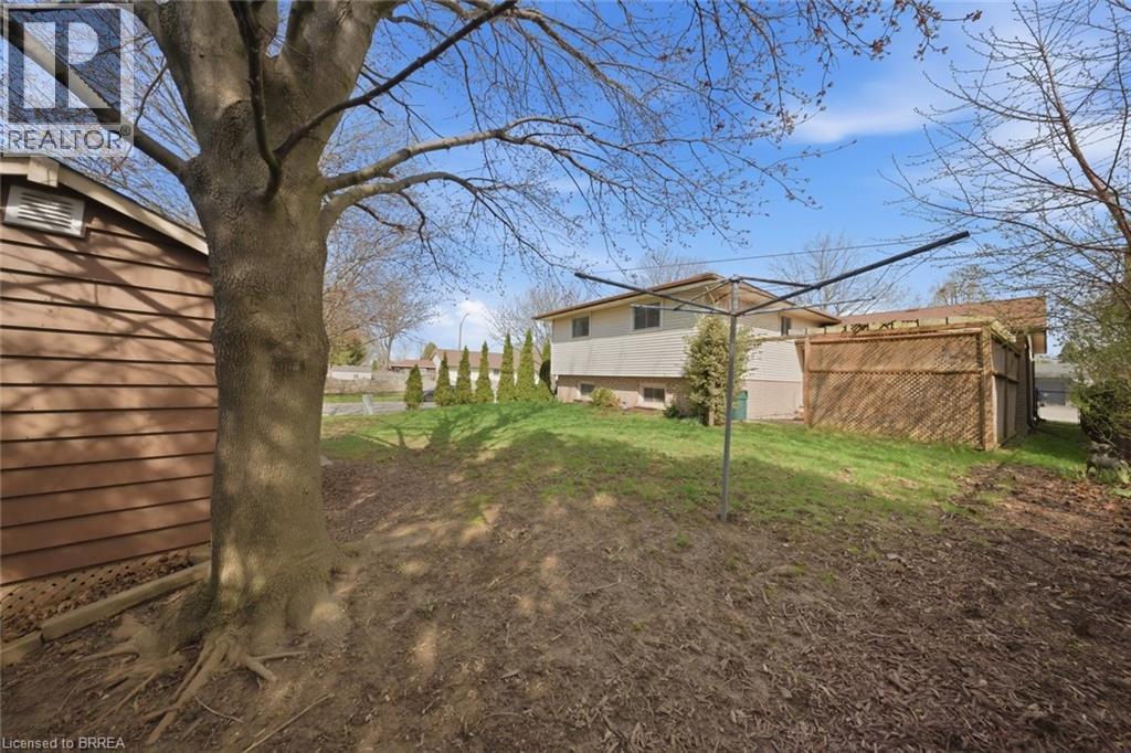 2 FLAMBORO Court, Brantford, Ontario, N3P1W1 — Photo 31