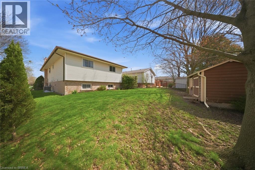 2 FLAMBORO Court, Brantford, Ontario, N3P1W1 — Photo 33