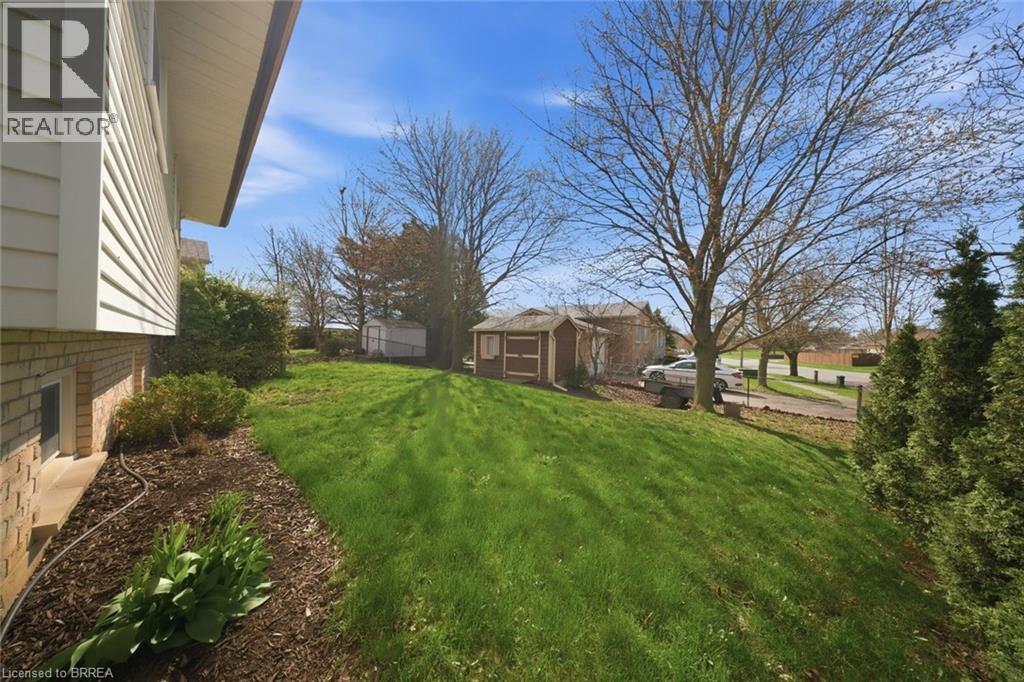 2 FLAMBORO Court, Brantford, Ontario, N3P1W1 — Photo 34