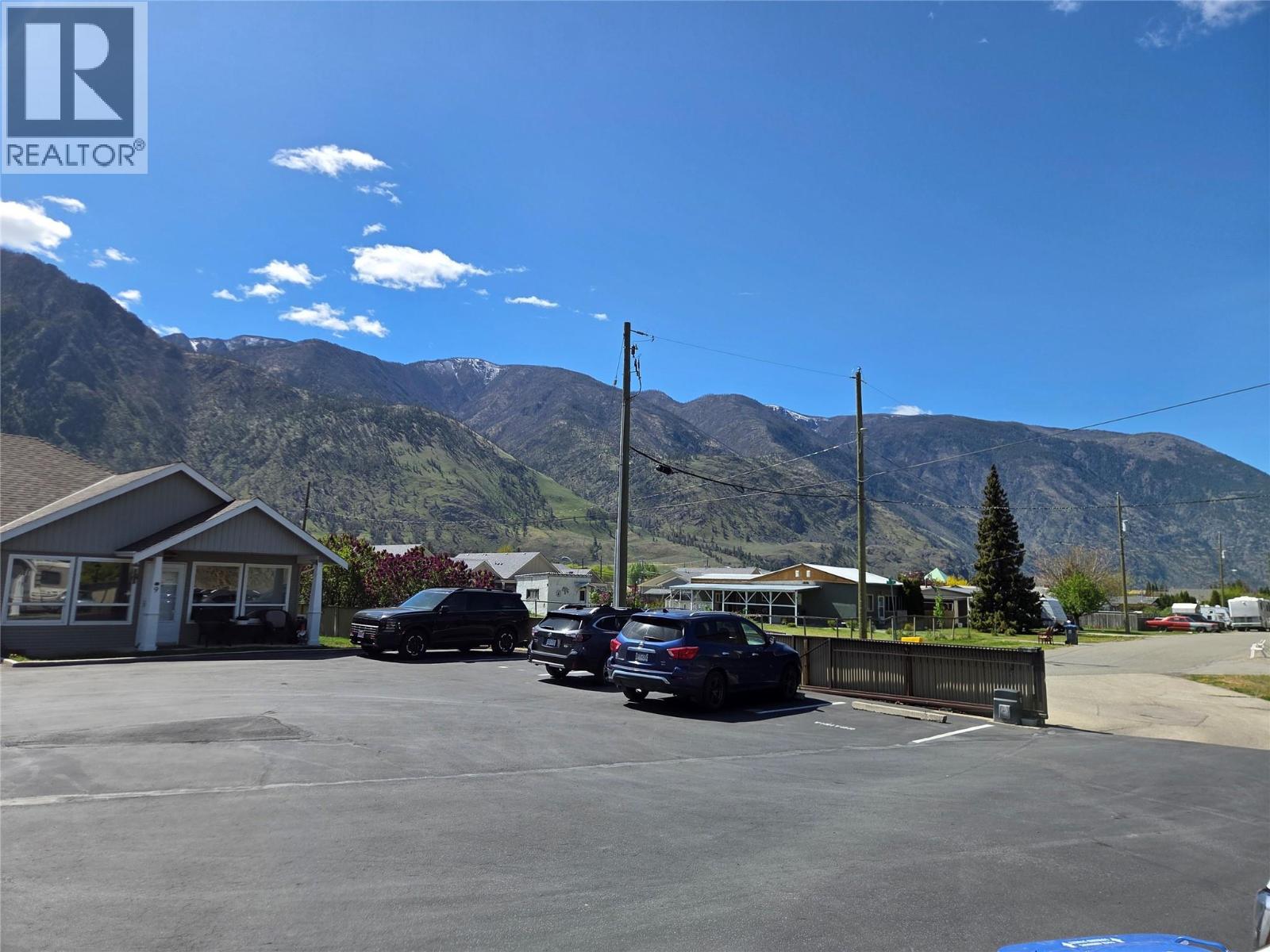 2 601 9th Street, Keremeos
