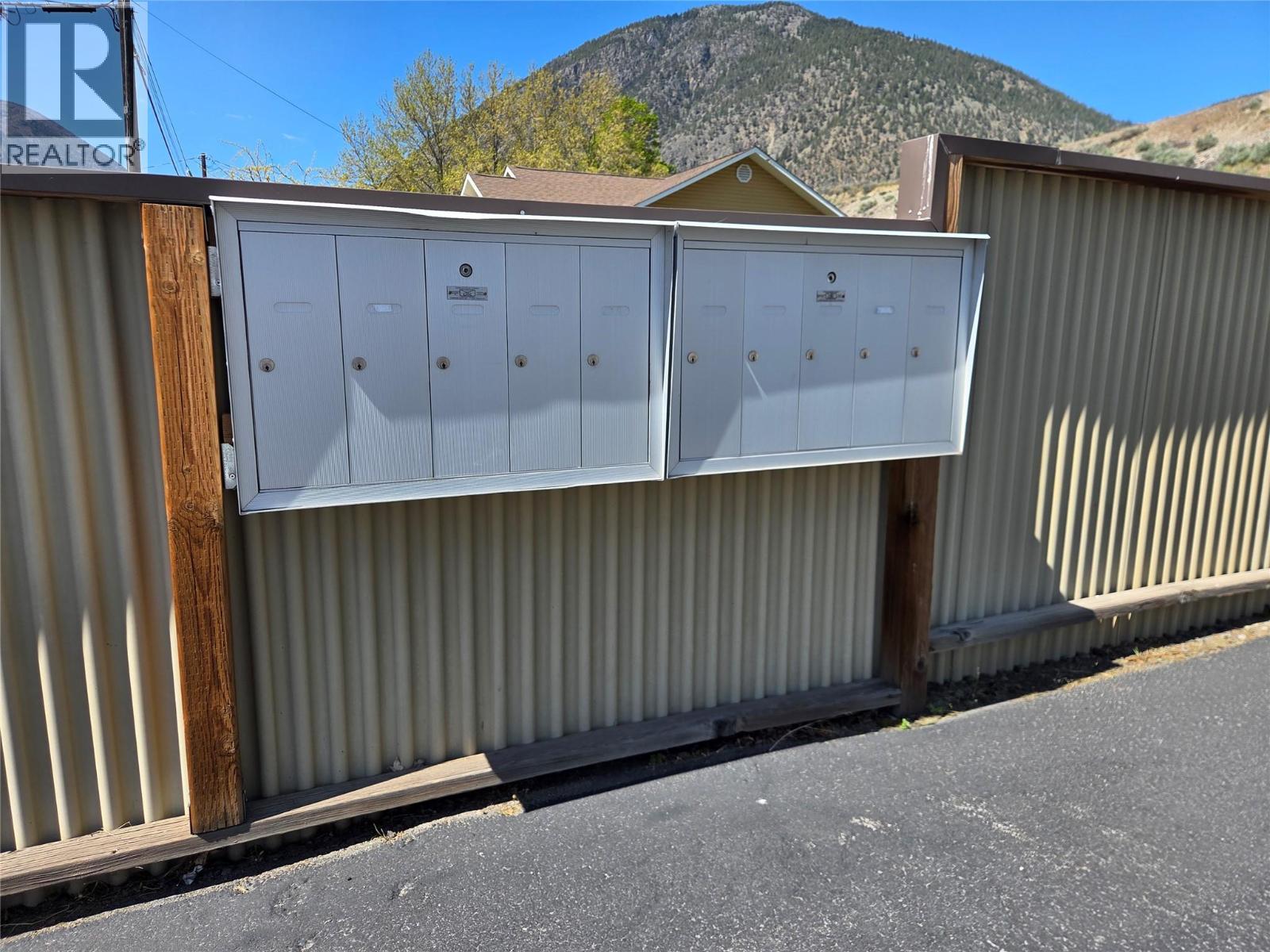 2 601 9th Street, Keremeos