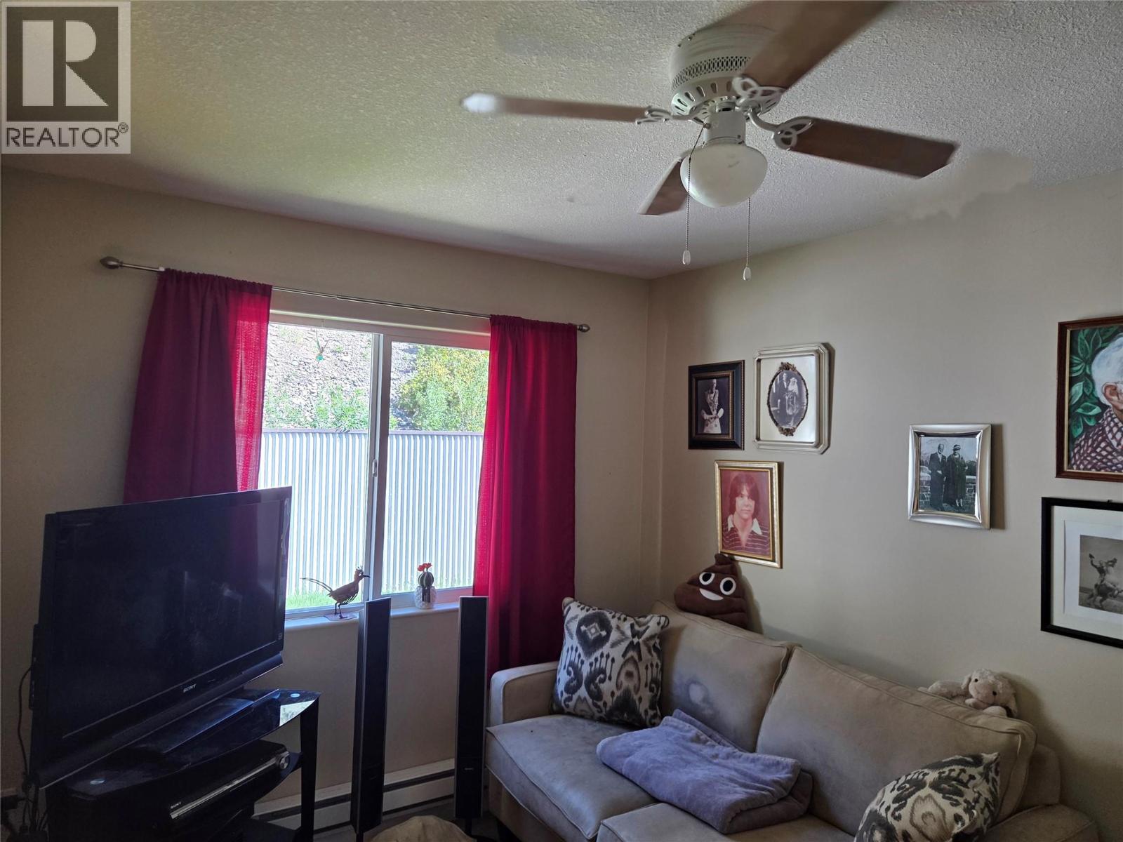 2 601 9th Street, Keremeos