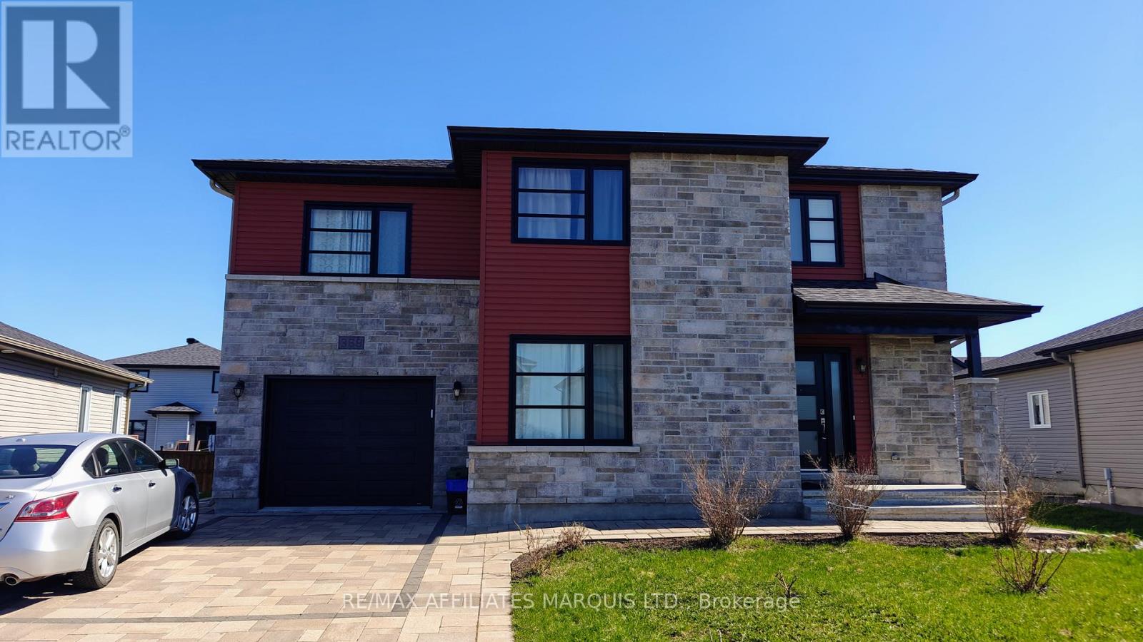369 BELFORT CRESCENT - 1