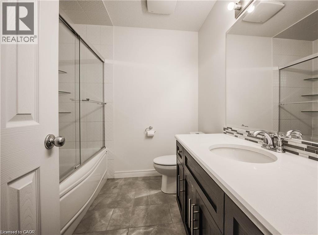 70 WILLOWRUN Drive Unit# F2, Kitchener, Ontario, N2B1H1 — Photo 17