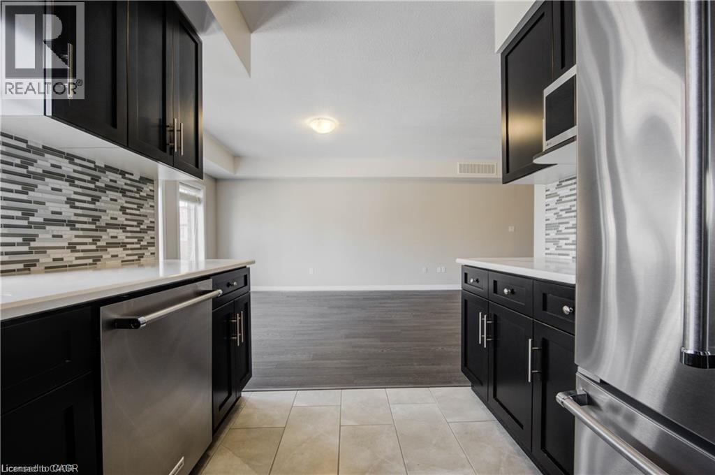 70 WILLOWRUN Drive Unit# F2, Kitchener, Ontario, N2B1H1 — Photo 4