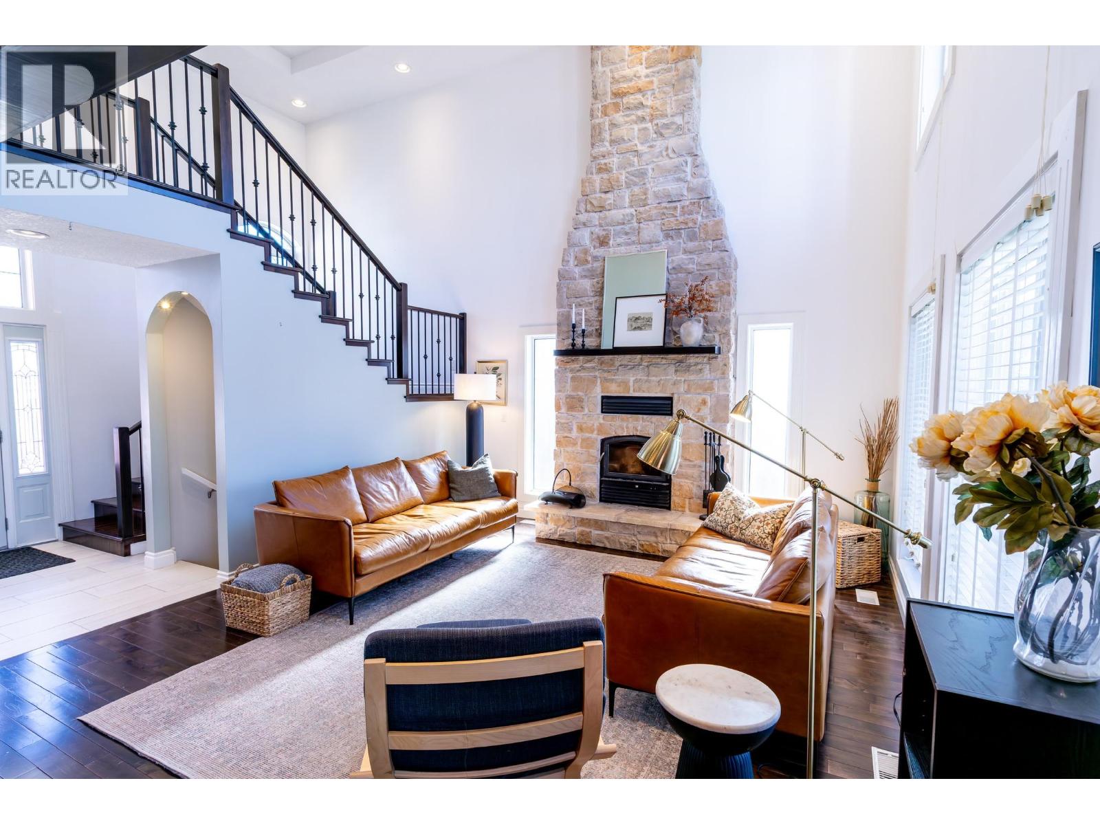 8807 110 AVENUE - Image 2