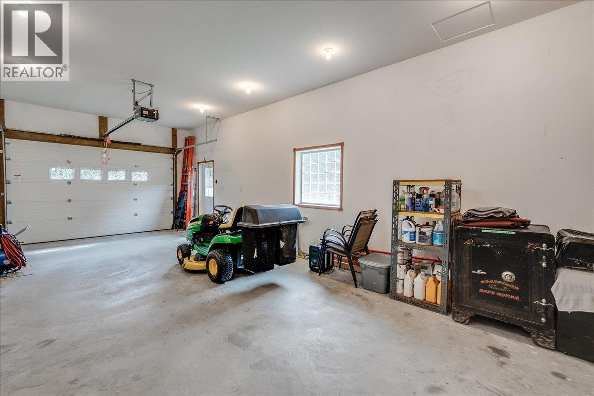 664 Ainslie Road - 30