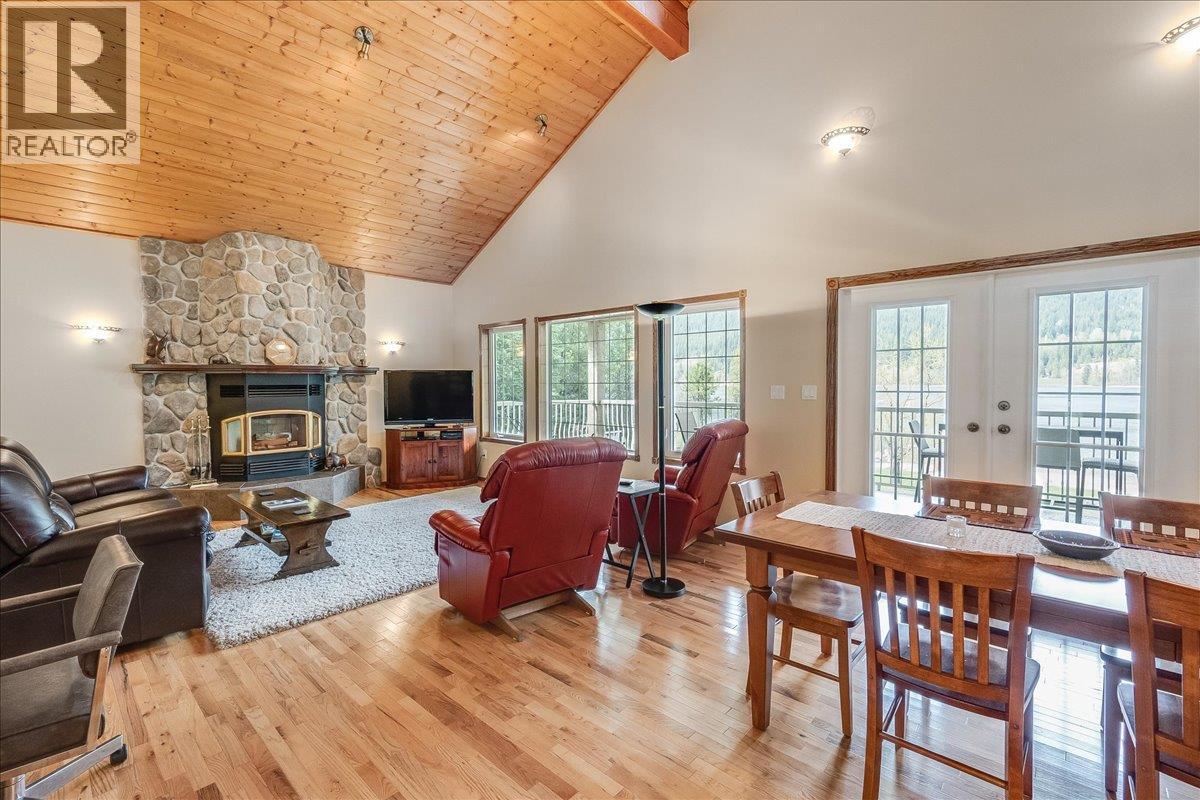 664 Ainslie Road - 32