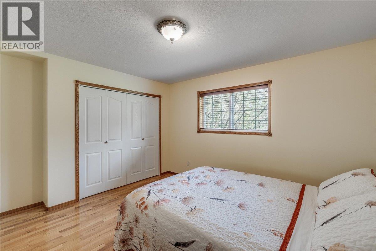 664 Ainslie Road - 63