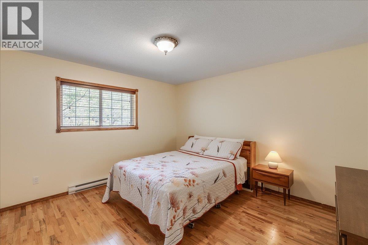 664 Ainslie Road - 61