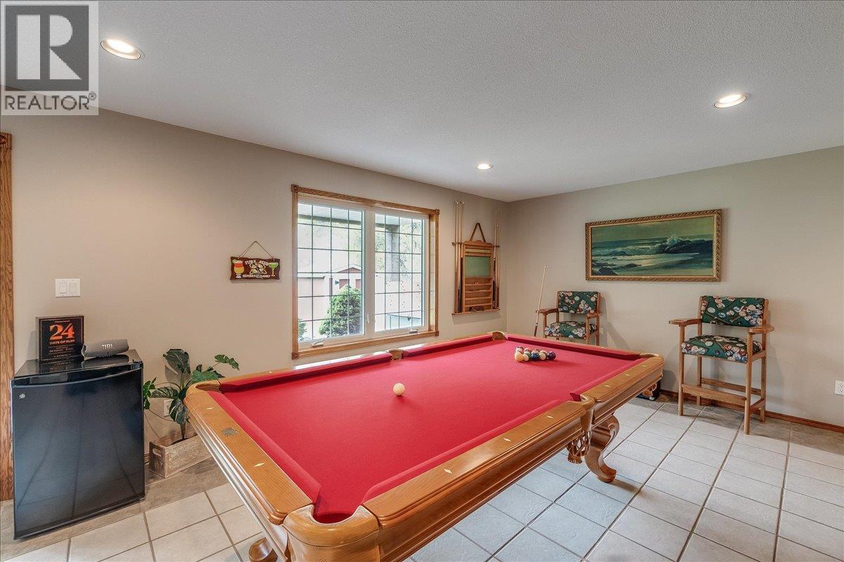 664 Ainslie Road - 69