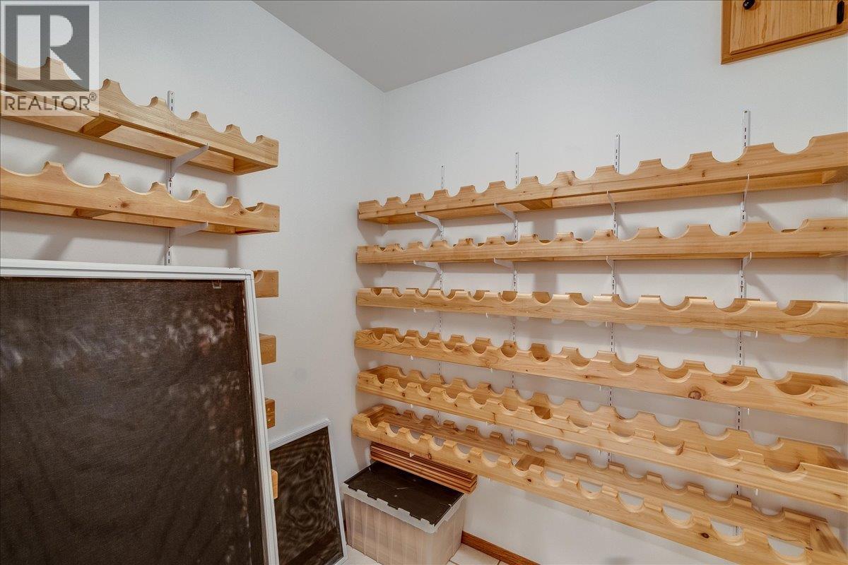 664 Ainslie Road - 86