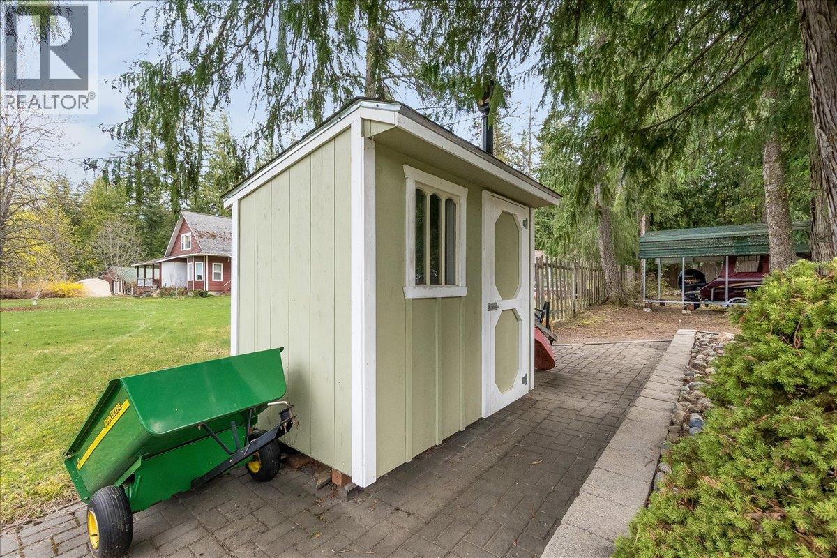 664 Ainslie Road - 90