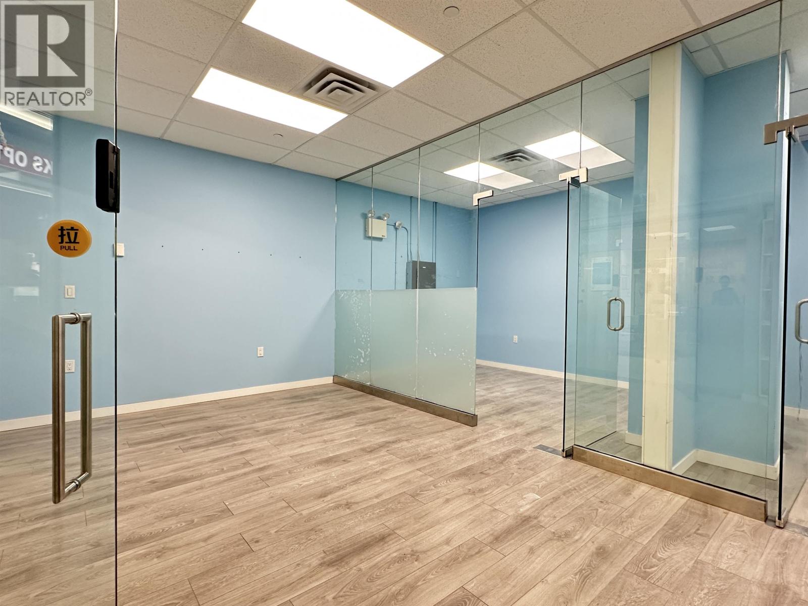 Office for Rent in Richmond – 3100&3105 4000 NO.3 ROAD, Richmond - Image 2