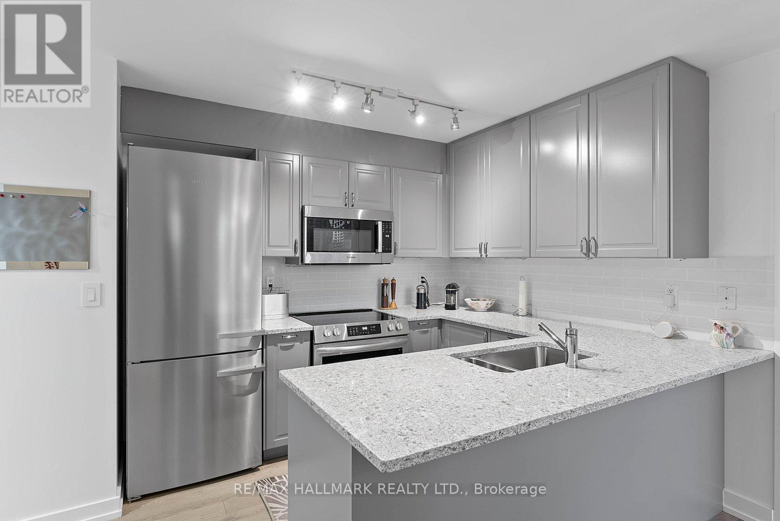#1810 381 FRONT STREET W - 13