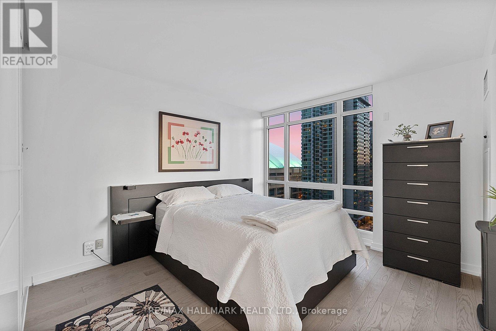 #1810 381 FRONT STREET W - 18