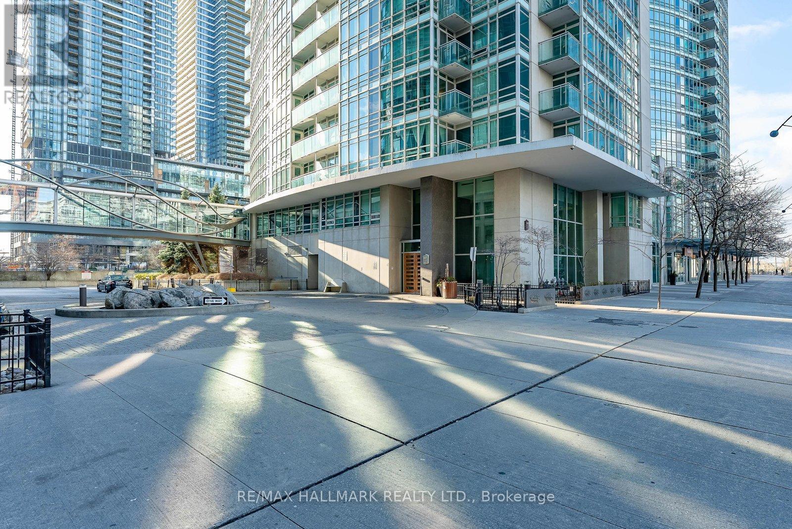 #1810 381 FRONT STREET W - 27