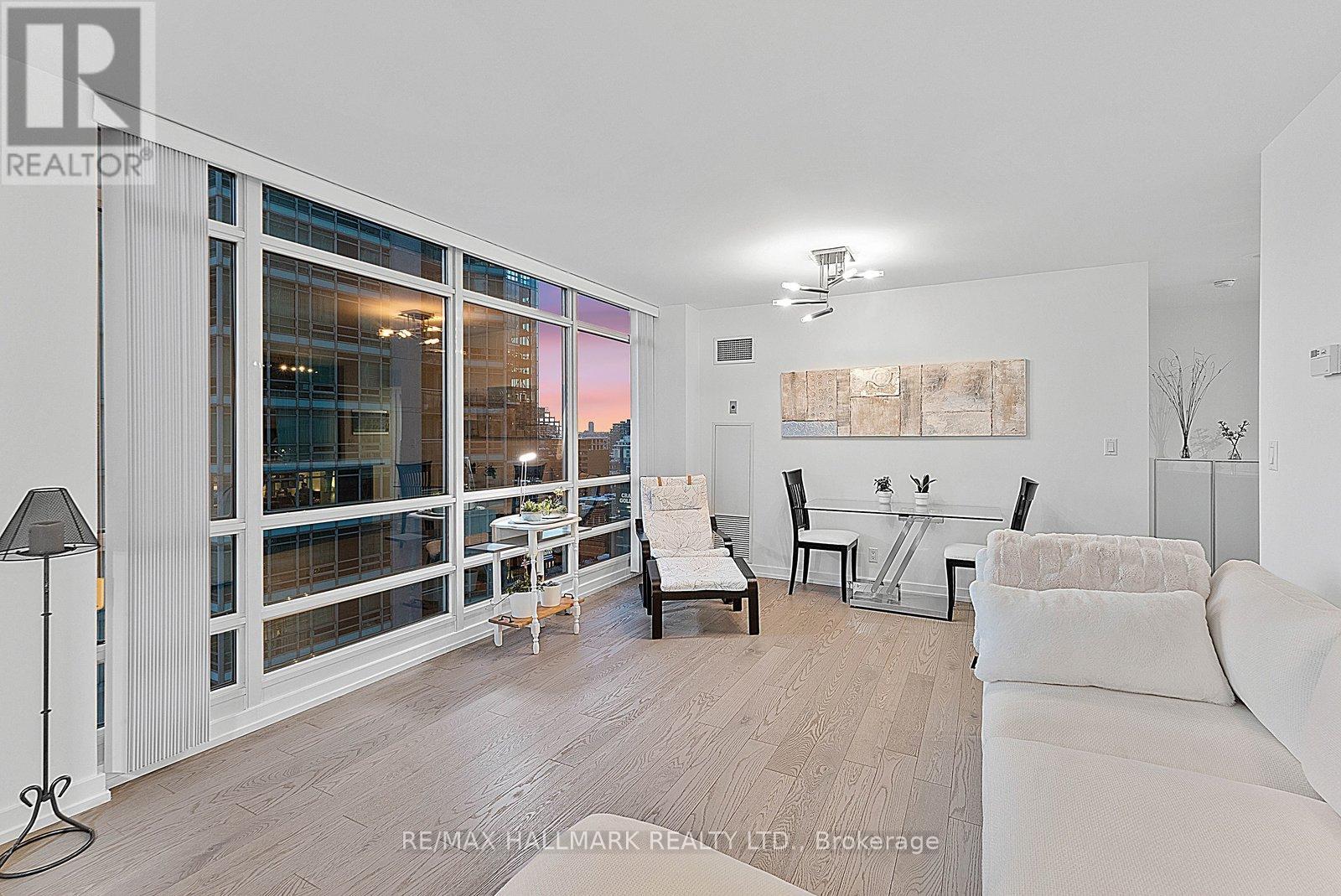 #1810 381 FRONT STREET W - 9