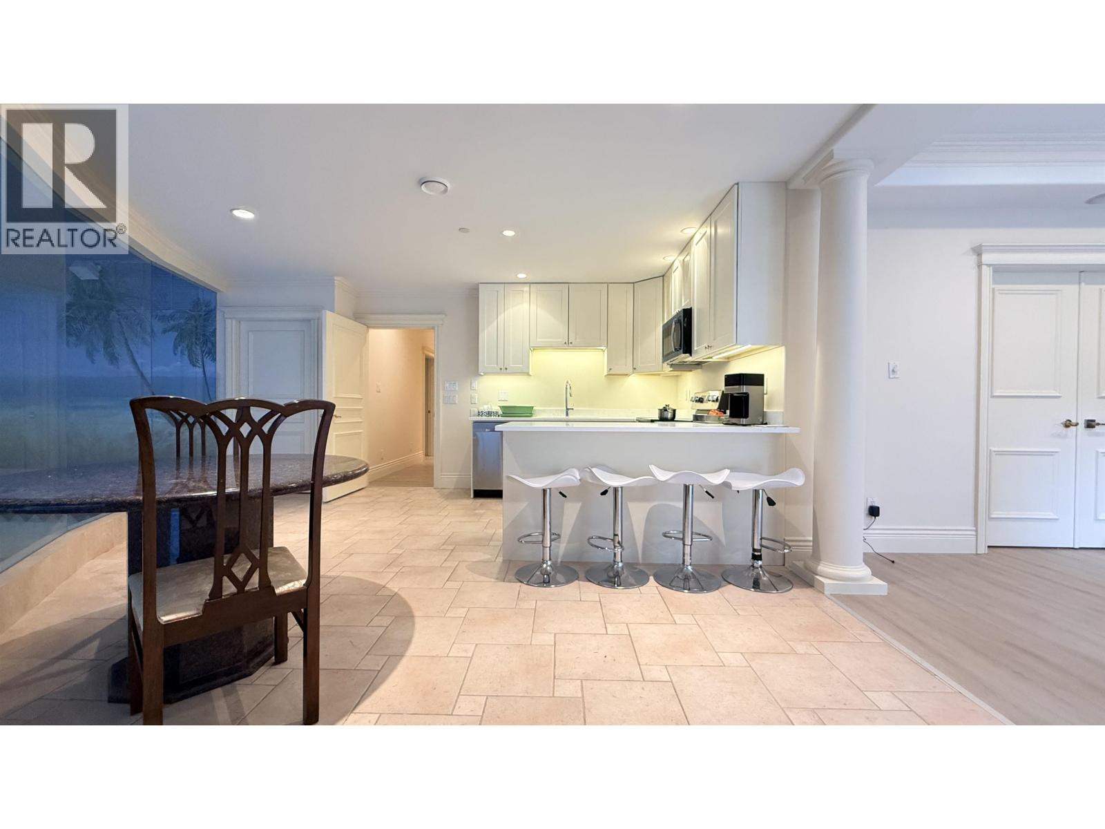 Basement 4788 SELKIRK STREET