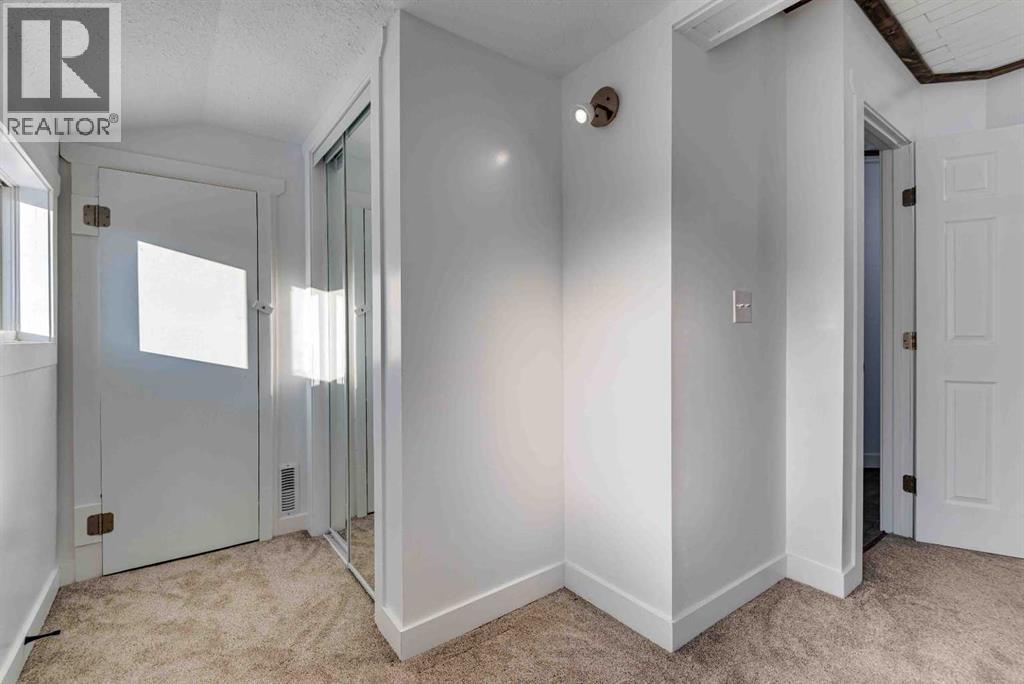 205 Trochu Avenue — photo 16