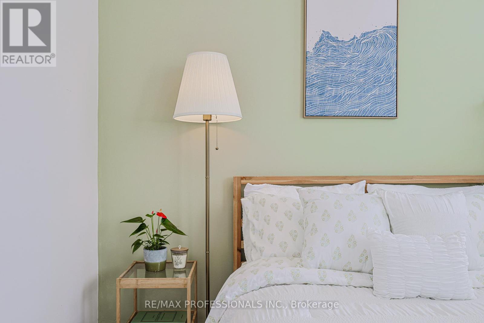 #13 873 WILSON AVENUE - 21