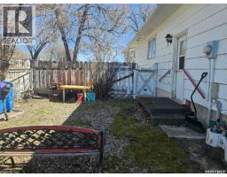 579 Poplar Crescent, Shaunavon, SK S0N2M0 Photo 26