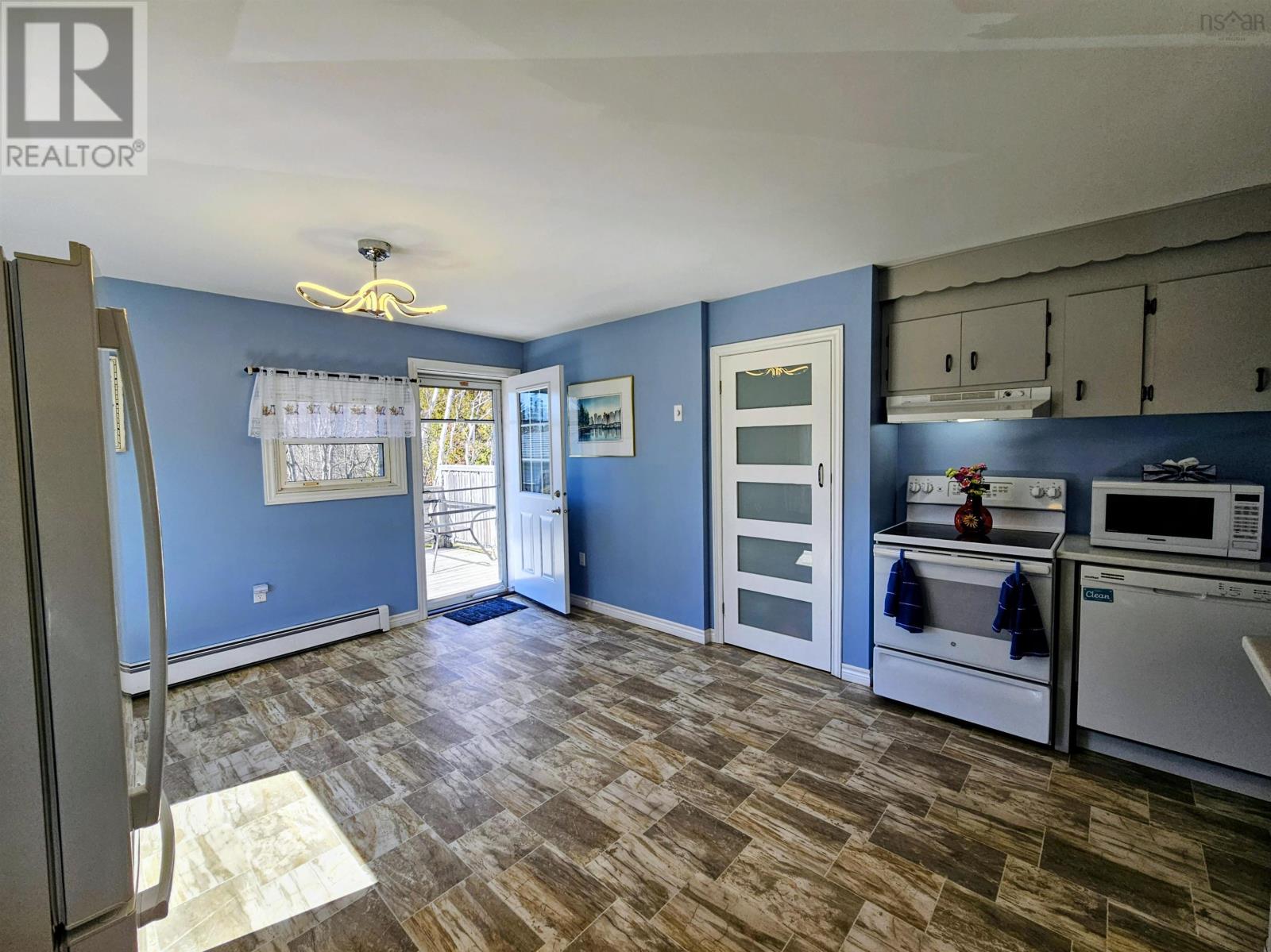 Property 4 of 44 of 14 Edina Street