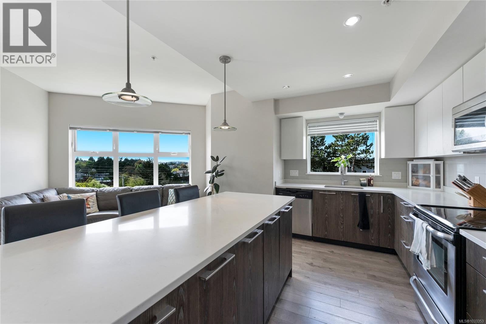 309 1000 Inverness Road, Saanich