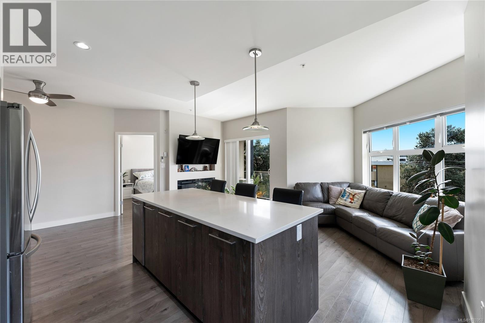 309 1000 Inverness Road, Saanich