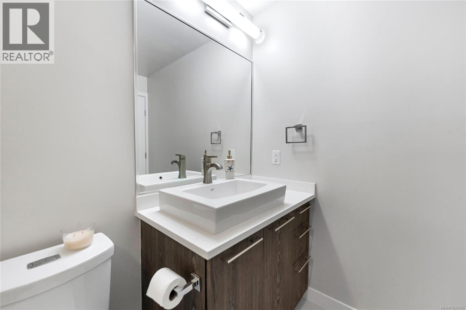 309 1000 Inverness Road, Saanich