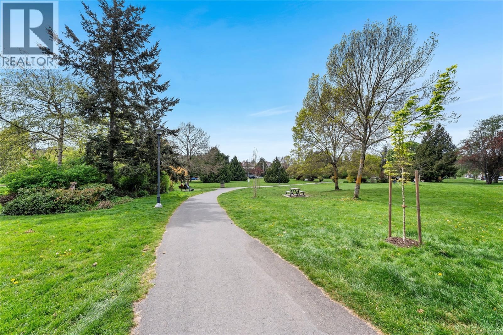 309 1000 Inverness Road, Saanich