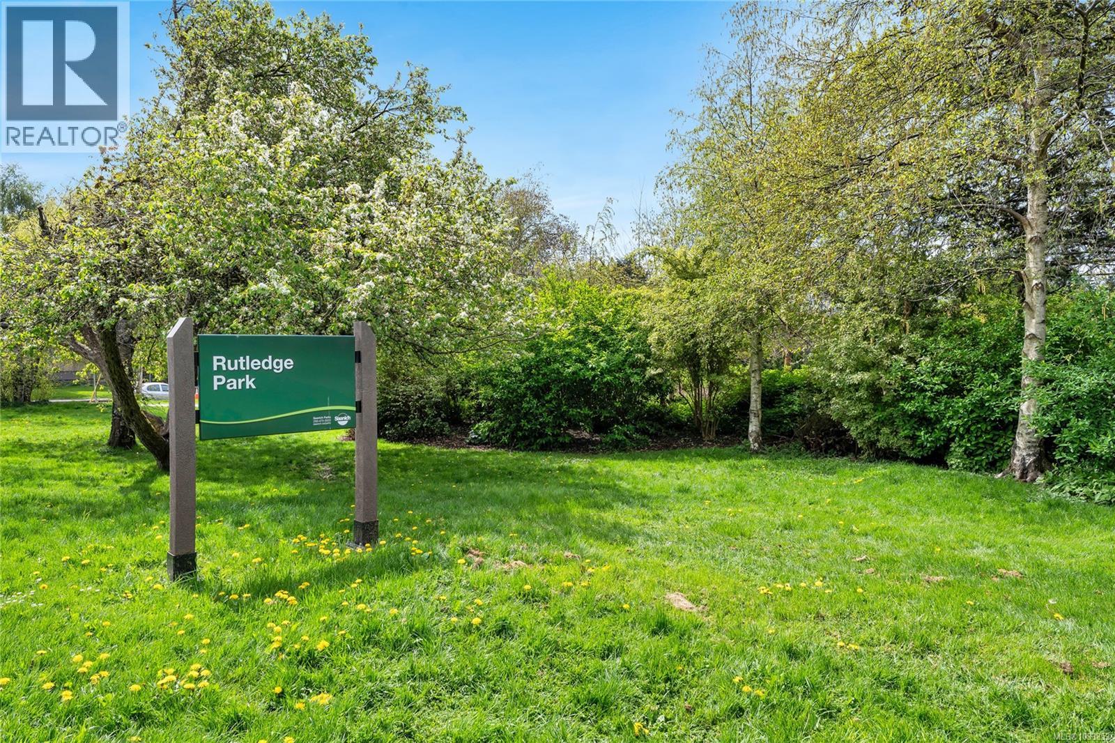 309 1000 Inverness Road, Saanich