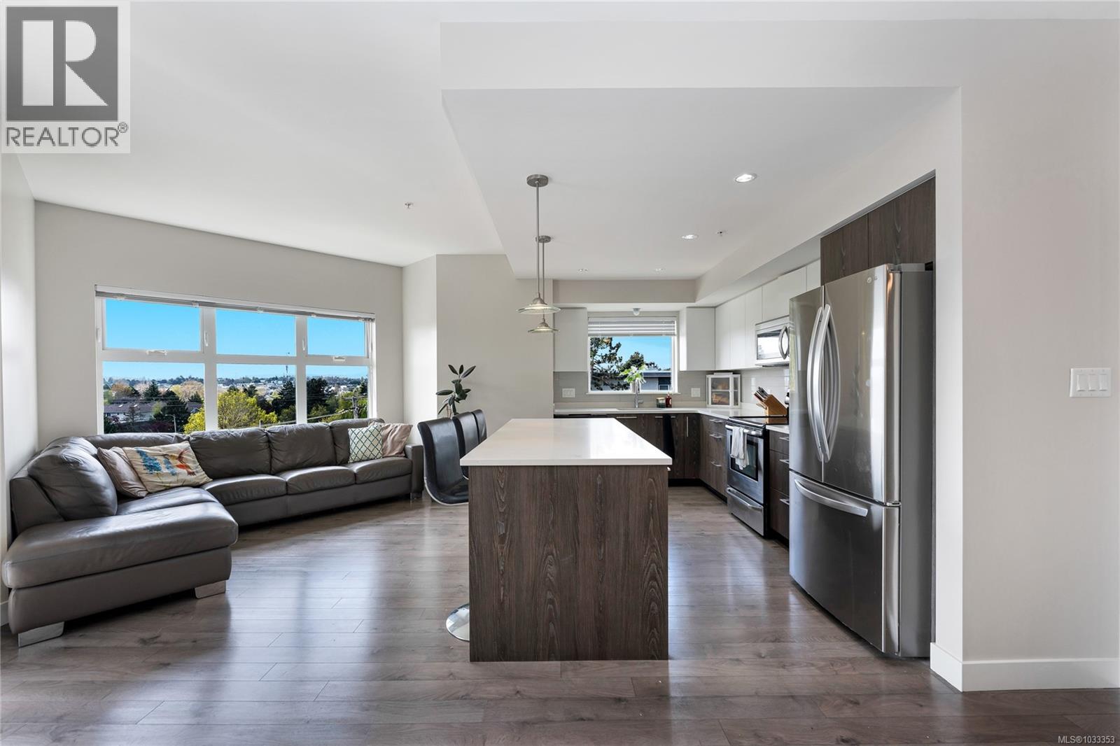 309 1000 Inverness Road, Saanich