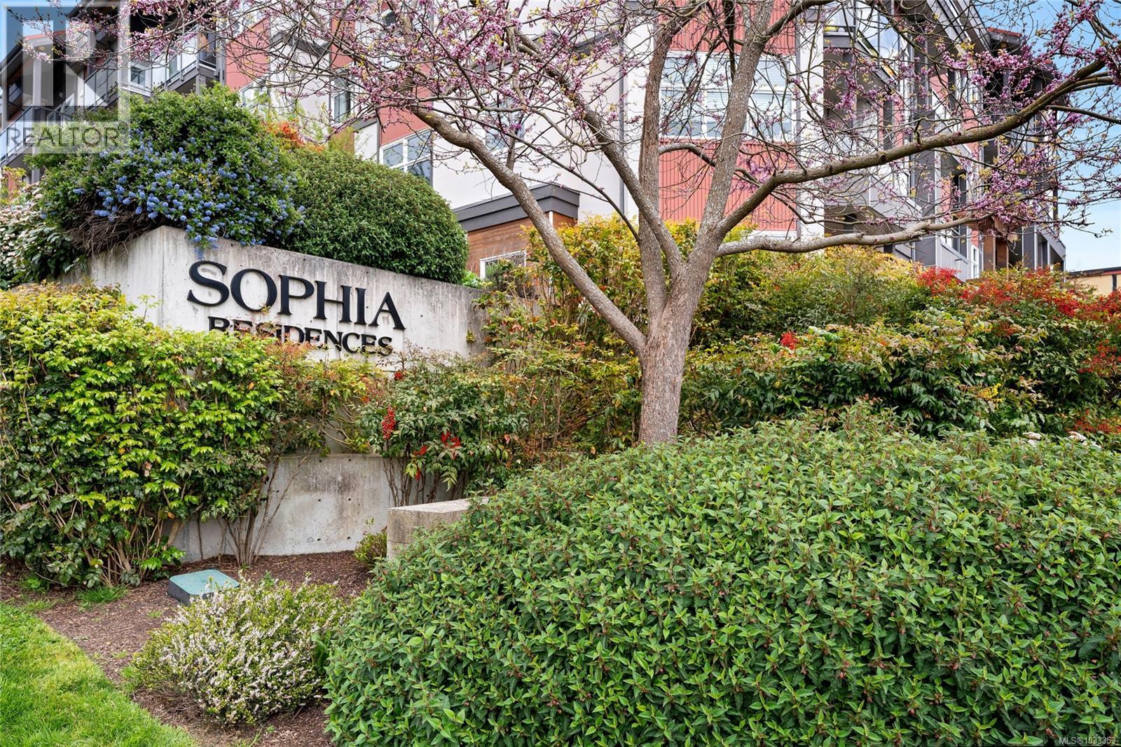 309 1000 Inverness Road, Saanich