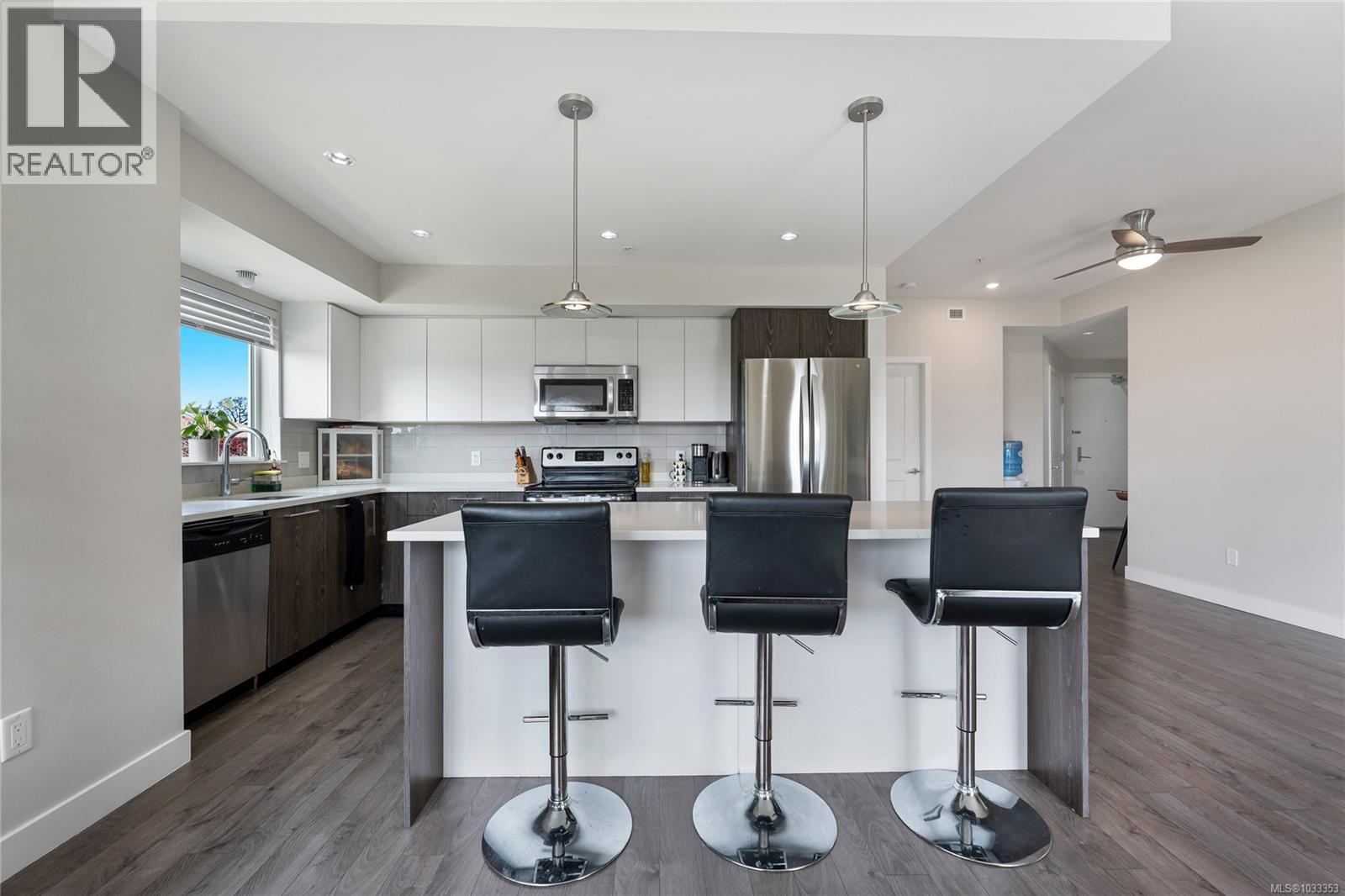 309 1000 Inverness Road, Saanich