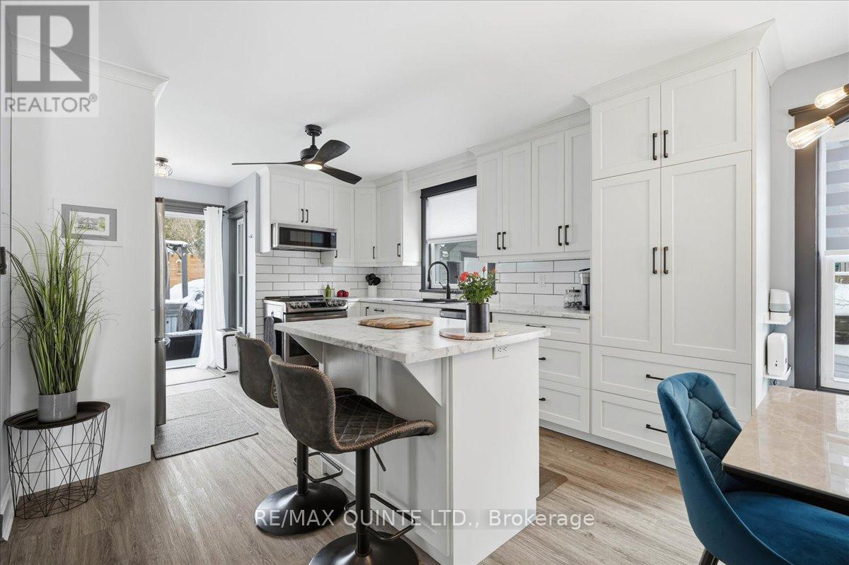 Beautiful updated kitchen with island