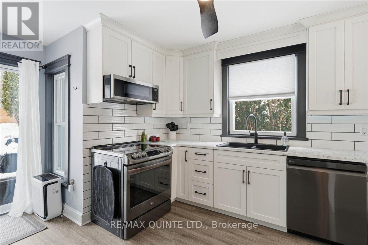 Large updated kitchen